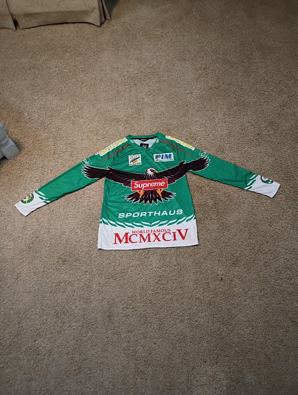 UA Supreme Eagle Moto Hockey Jersey Mens Green Size M SS22 Graphic Long Sleeve